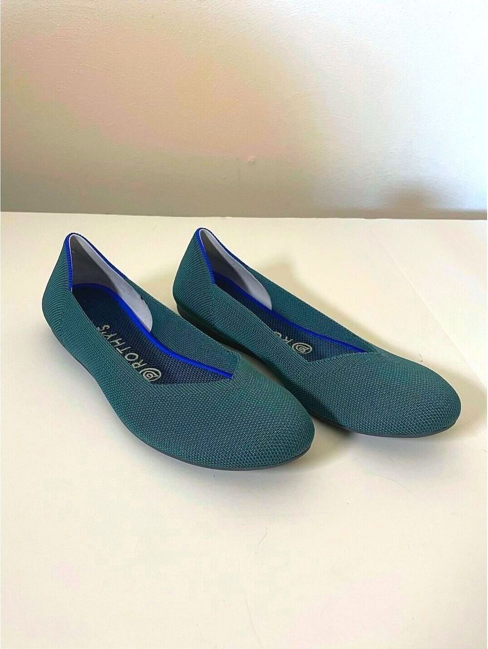 Rothys Round Emerald Green Washable Knit Flats Slip On Womens Size 8 EUC